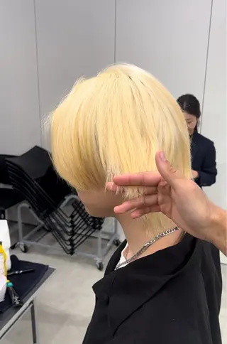 カラー メンズ GaKu/ハイトーン /ブリーチ/ブロンドのヘアスタイル