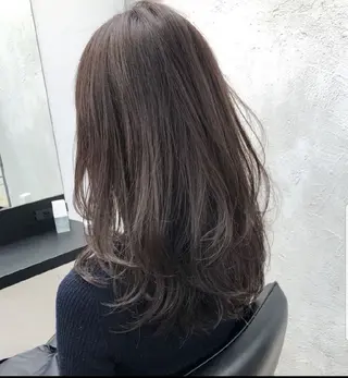 ロング GOToday所属・艶髪/オリーブ系/ 肌が綺麗に見えるお色のヘアスタイル