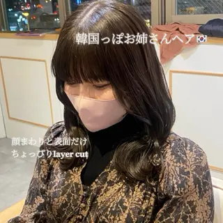 ミディアム カラー 肌に馴染むハイトーン /ミルクティーカラーのヘアスタイル