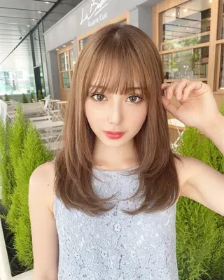 ミディアム カラー 栗原 瑠世のヘアスタイル