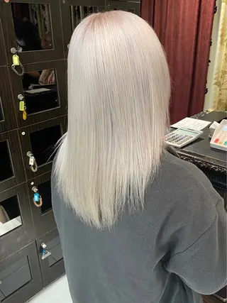 セミロング カラー ハイトーンケアカラー コト👱🏻♀️のヘアスタイル