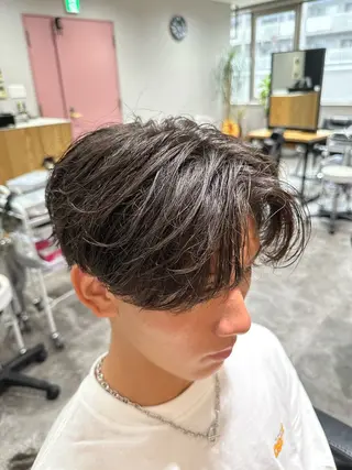 ミディアム パーマ ヘアアレンジ メンズ Mens Salon Gray by NYNY所属・Gray by NYNYのヘアスタイル