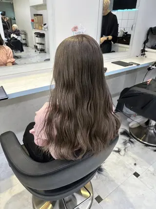 カラー 海外風ブリーチなし 🫒Rion🫒🩶のヘアスタイル