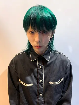 ミディアム メンズ FLOWERS所属・ウルフ、レイヤー 、メンズカットSHOのヘアスタイル