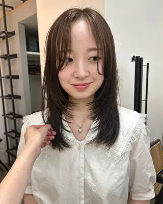 セミロング OLSEN D.B.A BALLOON HAIR所属・表参道OLSEN✂︎ nanamiのヘアスタイル