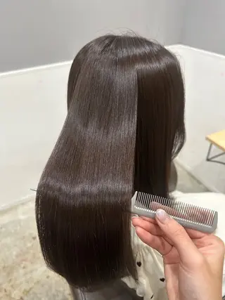 ミディアム miloc MOMOKAのヘアスタイル