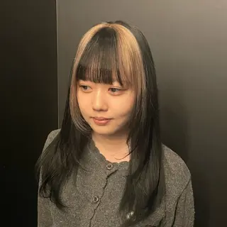 セミロング カラー ハイトーン×デザイン 🪽🫧HIKARIのヘアスタイル