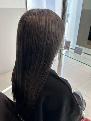 ロング 海外カラー白髪ぼかし ティファニーサユリのヘアスタイル