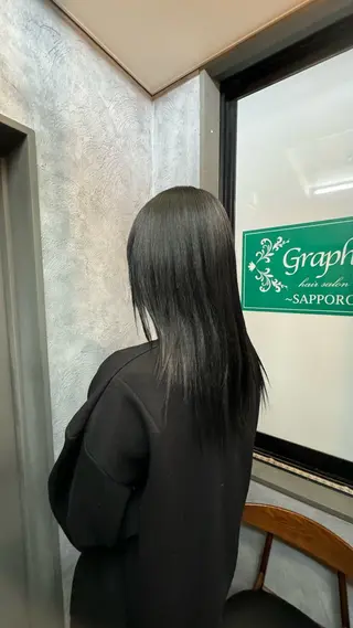 セミロング カラー Graphy  札幌所属・🐺ﾅｶﾑﾗ ﾓﾓｶのヘアスタイル