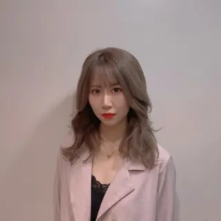 ミディアム La paix所属・パーソナルカラー lapiax阿部のヘアスタイル