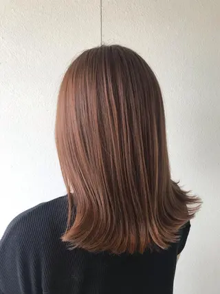 ミディアム カラー 佐山 聖玲奈のヘアスタイル