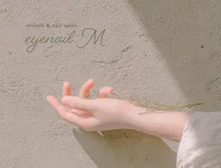 ネイル SHIORI 🤍のネイルデザイン