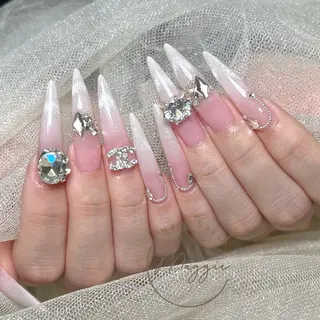 ネイル Maggie Nail🦩のネイルデザイン