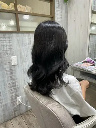 セミロング ネモトメイナ🌿‬ 今月末で退職しますのヘアスタイル