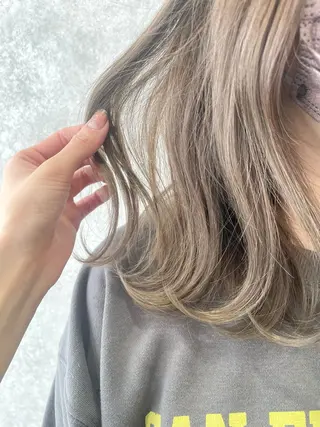 ミディアム 德本 奈名美のヘアスタイル