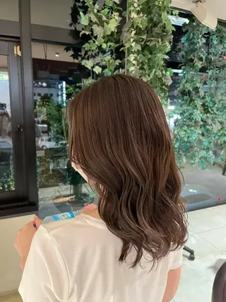 ミディアム 大野 桃果のヘアスタイル
