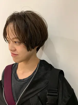 ショート nuu所属・💜ショート💜 ウルフ、ボブ二色亜美のヘアスタイル