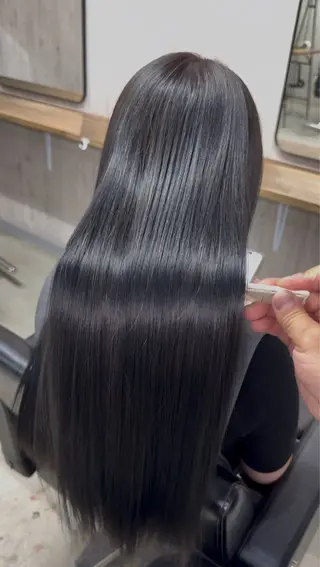 ロング lafit 侑莉人のヘアスタイル