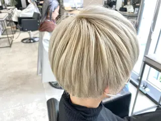 ショート カラー ピンク/ベージュ /似合わせ/田島百華のヘアスタイル