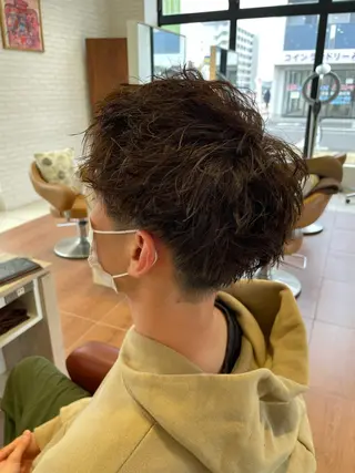 ショート パーマ メンズ EARTH 山﨑龍馬のヘアスタイル