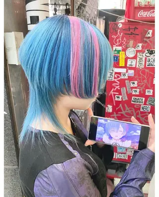 ショート カラー GARU-ガル-所属・TSUNO🦖 派手髪/オタク美容師のヘアスタイル