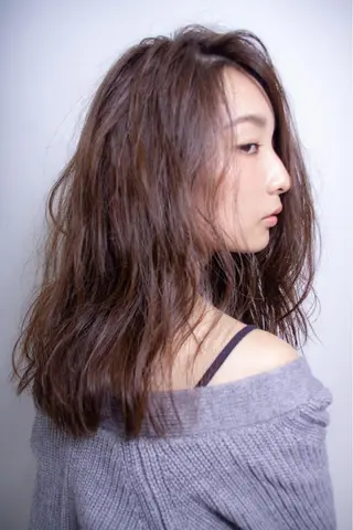 セミロング カラー RESBORN所属・長岡 大偉のヘアスタイル