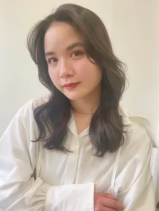 セミロング カラー 韓国風⭐️くびれヘア 🍀高津かえでのヘアスタイル