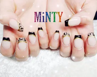 ミディアム MiNTY NAIL所属・ひより MiNTY 船橋店のネイルデザイン