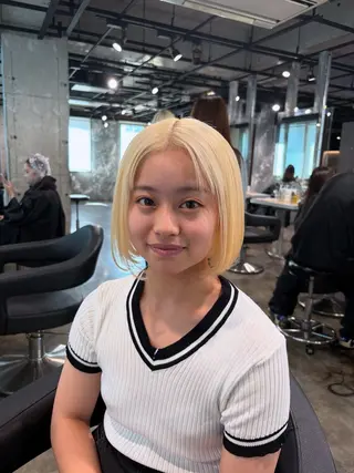 ミディアム カラー ハイトーンブロンド 横浜💞ミオのヘアスタイル