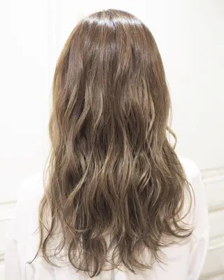 ロング カラー 難波 茜のヘアスタイル
