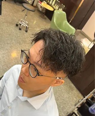 ミディアム パーマ CuMARi所属・予約の9割パーマ🌈 men's専門店のヘアスタイル