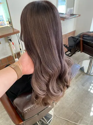 ロング カラー 髙井 麻帆のヘアスタイル
