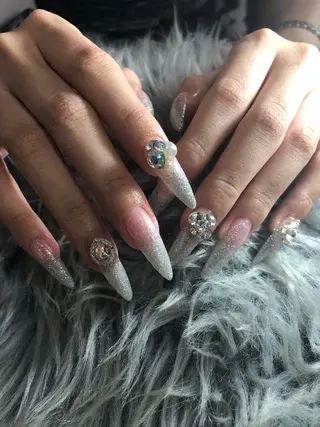 ネイル NAIL&SPA PーBOX所属・齋藤 璃愛のネイルデザイン