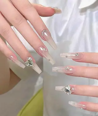 ネイル N. サロン所属・Theone栄店 田口のネイルデザイン