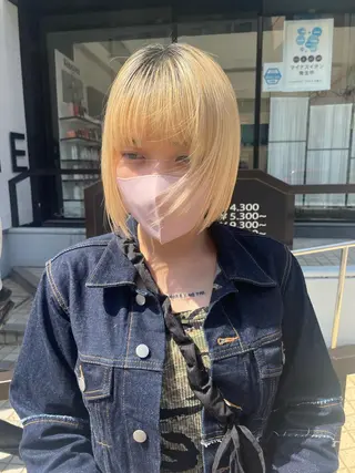 ショート カラー ヘアアレンジ mika｜ブルーカラ ー｜ハイトーンカラーのヘアスタイル