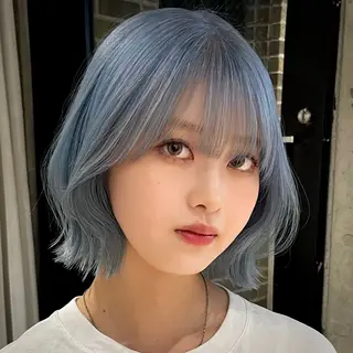 ショート カラー ウルフとハイトーン オタク美容師のユウトのヘアスタイル