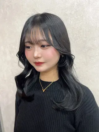 セミロング maya レイヤーカットのヘアスタイル