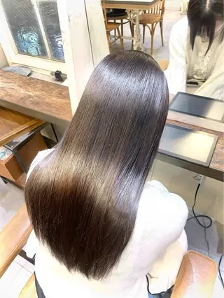 ロング ブリーチ＆縮毛矯正 🧸ともき🧸のヘアスタイル