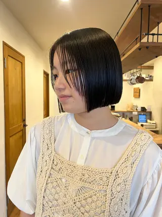 ショート china/ボブ/ ブリーチカラーのヘアスタイル