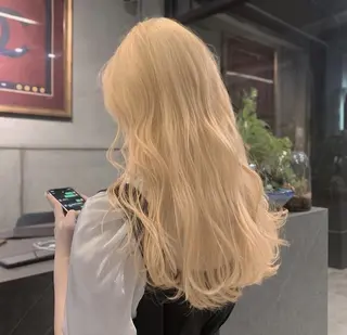 ロング DEAN豊橋店所属・🩵シオリ/透明感/ ハイトーン🩵のヘアスタイル