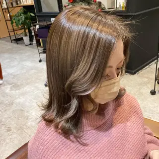 ミディアム カラー ヘアアレンジ 山﨑 まなかのヘアスタイル