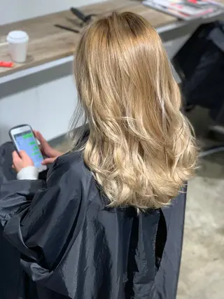 セミロング カラー 🌈ディレクター🌈 徳松優希のヘアスタイル