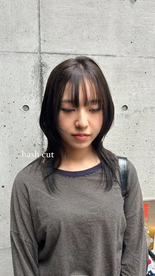 セミロング カラー ミウラナツサ 🖤レイヤーカットのヘアスタイル