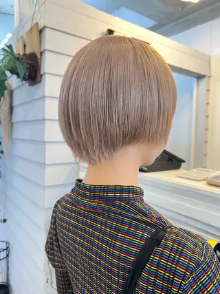 カラー YUI ハイトーンカラーのヘアスタイル