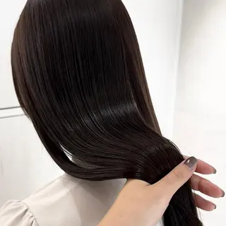 セミロング カラー 髪質改善 イオリのヘアスタイル