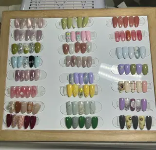 ネイル コウ ヨウのネイルデザイン