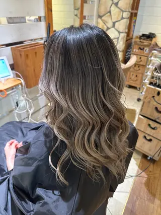 ロング カラー eL HAIR SALON なんば店所属・ブリーチカラー特化 /焼田貴明のヘアスタイル