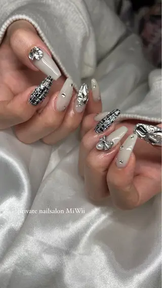 ネイル 𝐧𝐚𝐢𝐥 𝐌𝐢𝐖𝐢𝐢のネイルデザイン