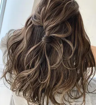 ミディアム カラー ヘアアレンジ 髪質改善land千葉所属・阿部 圭悟のヘアスタイル