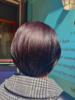 ショート カラー 城 梨音のヘアスタイル
